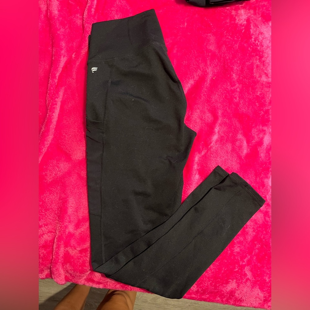 Fabletics PowerHold 7/8 plain black leggings SIZE MEDIUM